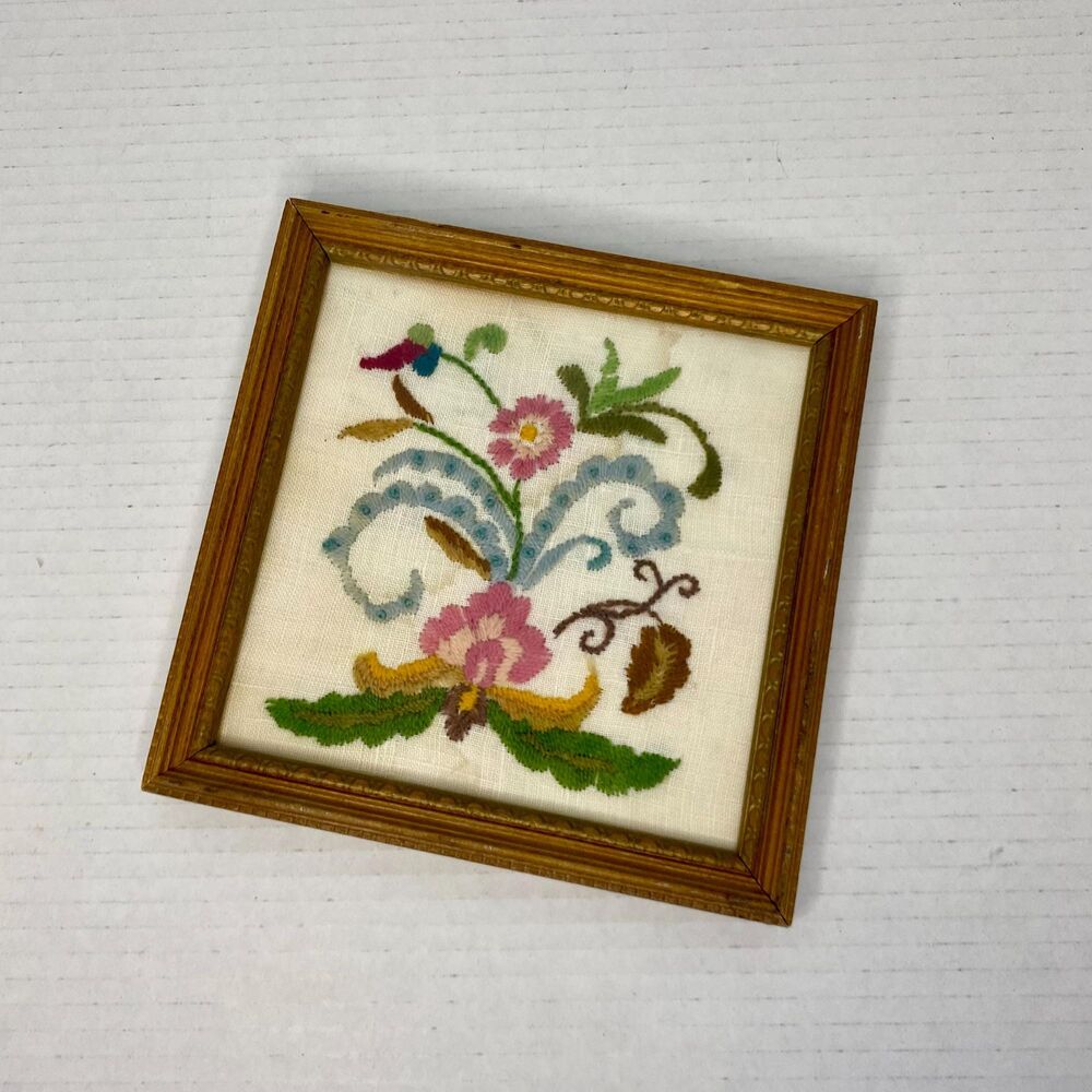 Vintage Floral Crewel Embroidery 7"x7"